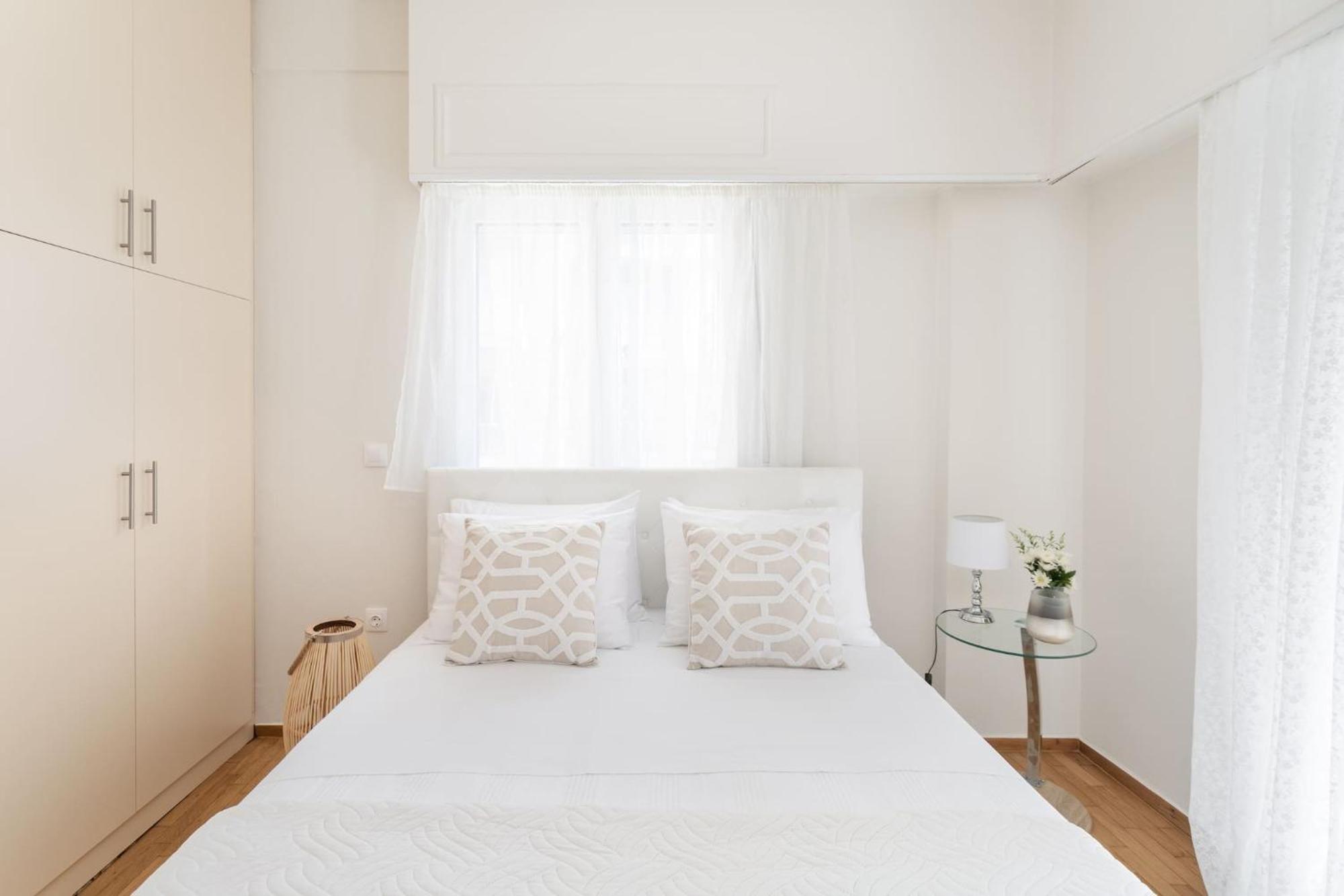 Explore History From A Chic Central Apartment Athens Exterior photo
